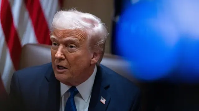 Дали сім днів: Адміністрація Трампа розіслала українцям листи про видворення зі США, а потім назвала це 