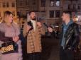 Герой нового ролика Ніколаса Карми публічно відхрестився від своєї дівчини та подякував колишній за дорогий годинник (відео)