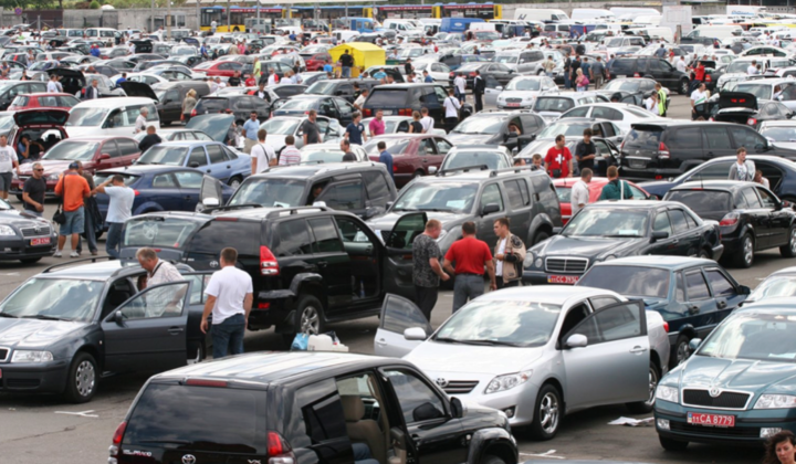 Стара-добра класика? Названо найпопулярніші кольори авто в Україні