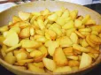 Є секрет! Як посмажити картоплю, щоб не перетворити на кашу