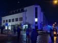 У центрі Львова прогриміли вибухи. Загинула дівчина-поліцейська. Багато поранених