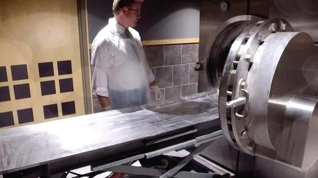 У Великій Британії вперше узаконили водну кремацію: Що це таке і як відбувається процедура