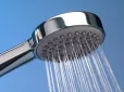 Все просто! Як легко очистити душову лійку від нальоту та відновити сильний напір води